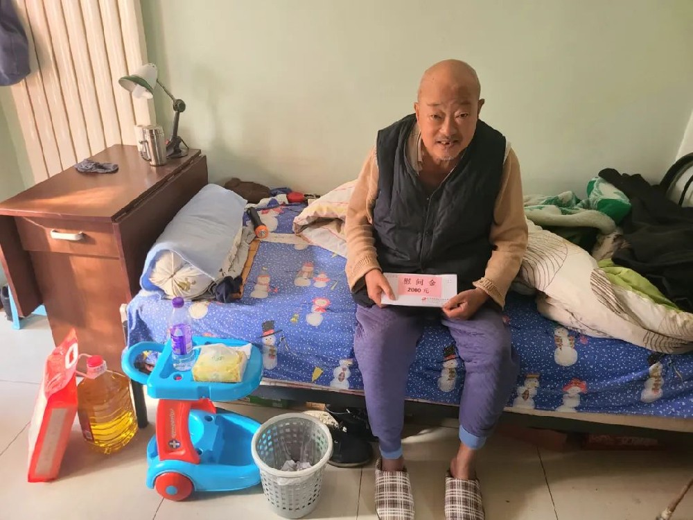 寒冬送溫暖，關(guān)懷暖人心—大龍集團(tuán)工會(huì)組織慰問活動(dòng)
